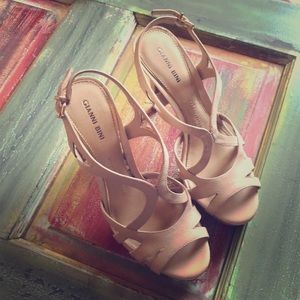 Gianni Bini Cut Out Heels 9